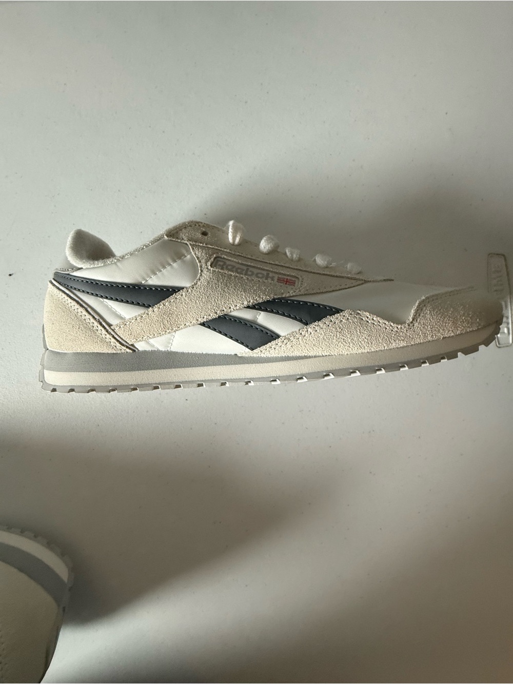 Reebok Classic Men's White & Gray Retro Runner Size 11
